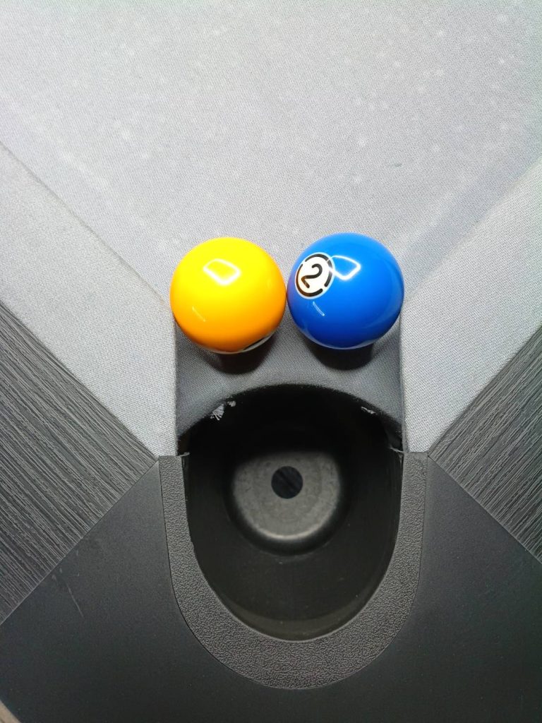 Neo Billiardsコーナーポケット