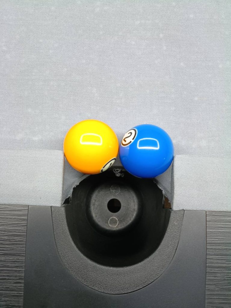 Neo Billiardsサイドポケット