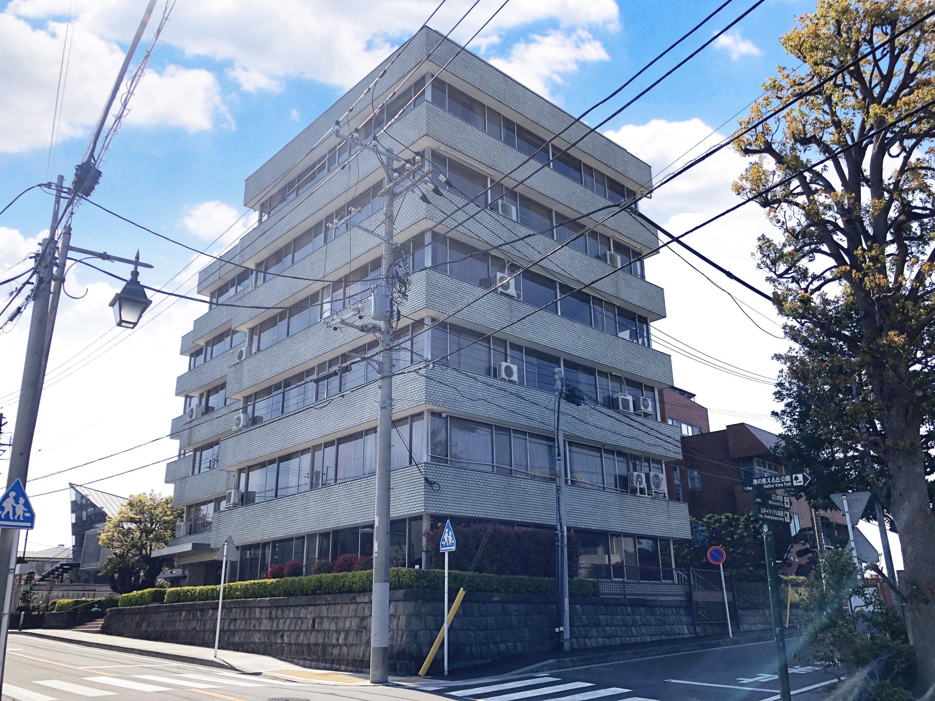 スターレッドプラザ